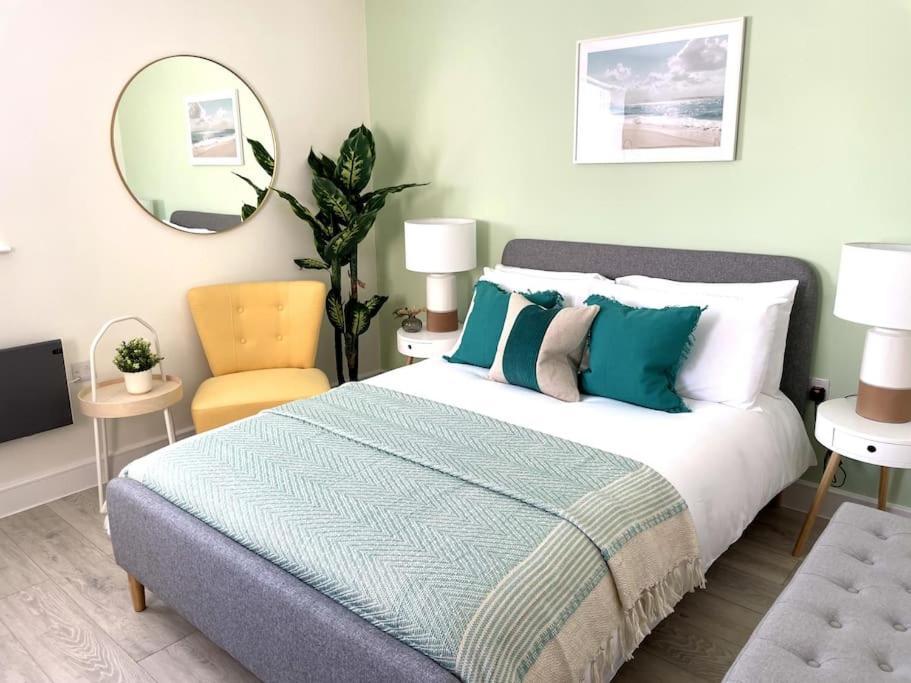 Luxury Porthcawl Large Spacious 2 Bedroom Apt, Garden, Prime Location Exterior photo